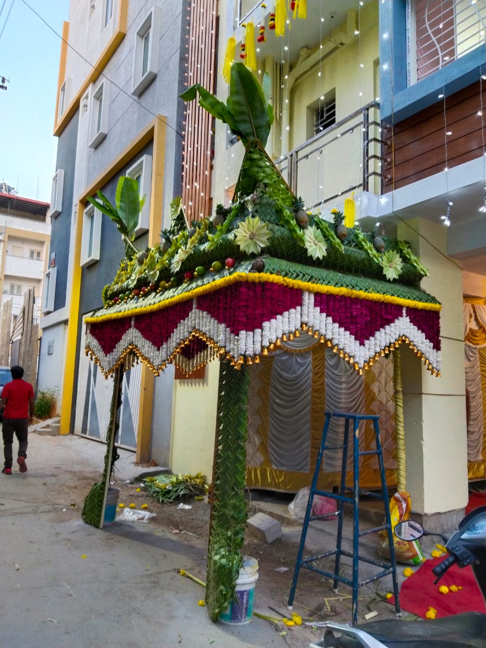 Elegant balloon wall